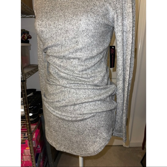 Women’s No Boundaries Gray Long Sleeve Shirt 🤍 - Picture 6 of 11